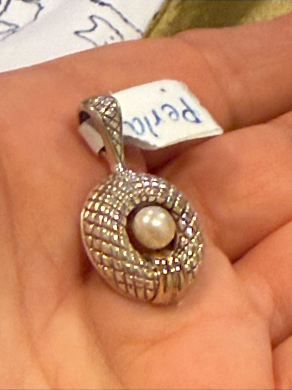 925  Silver & 18k gold Pearl Accent Pendant - White Pearl